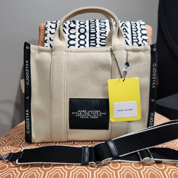 Marc Jacobs The Jacquard Medium Tote Bag - Picture 5 of 11